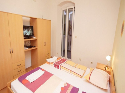 Apartmani Pansion Krivic Kaštel Gomilica