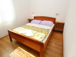 Apartments Derencinovic Baska (Island Krk)