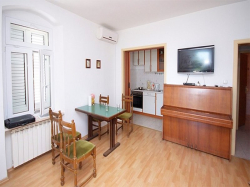 Apartments Pansion Krivic Kastel Gomilica