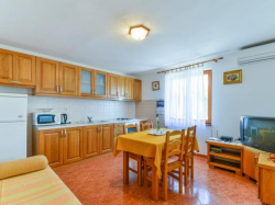 Apartments Stanko Kustici (Island Pag)