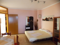 Apartments Vivien Kustici (Island Pag)