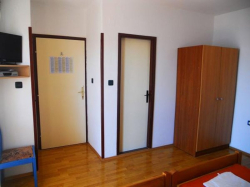 Apartments DADO Starigrad (Paklenica)