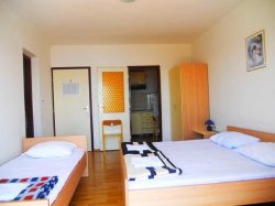 Apartments DADO Starigrad (Paklenica)